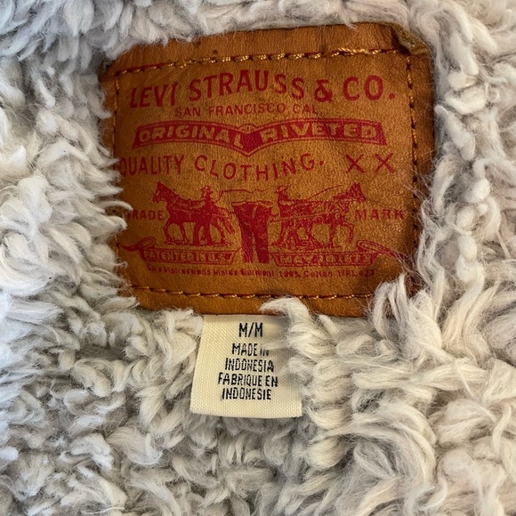 Levi’s Distressed Fleece Lined Denim Button Down Coat Juniors Size Medium - Picture 7 of 9